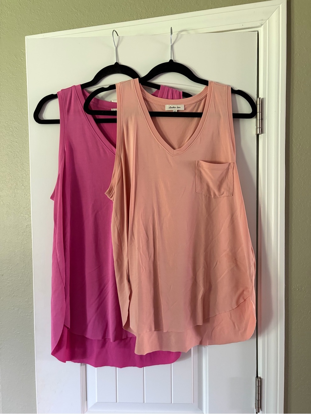 Another Love V-Neck Pocket Tank Top - Pink & Peach Bundle Size Large